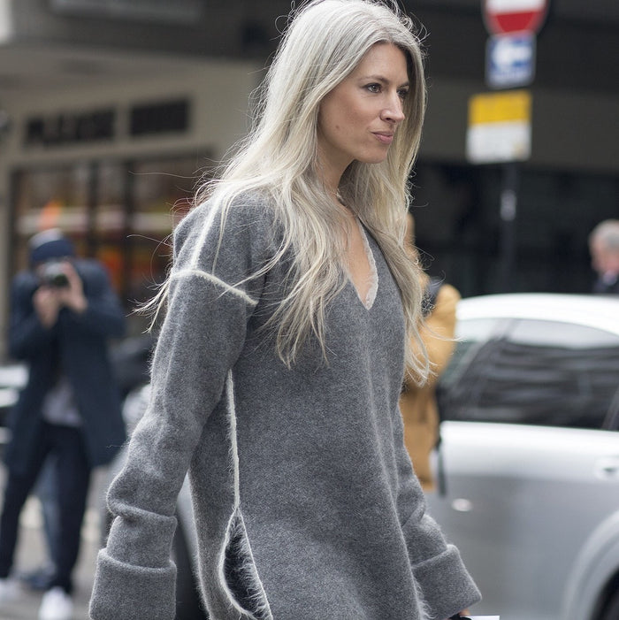 GRAY-HAIRED GODDESS? HERE'S YOUR 5 BEST COLORS TO WEAR