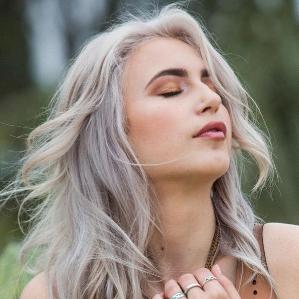 STUNNER SUNDAY: MEET MACKENZIE LYNN