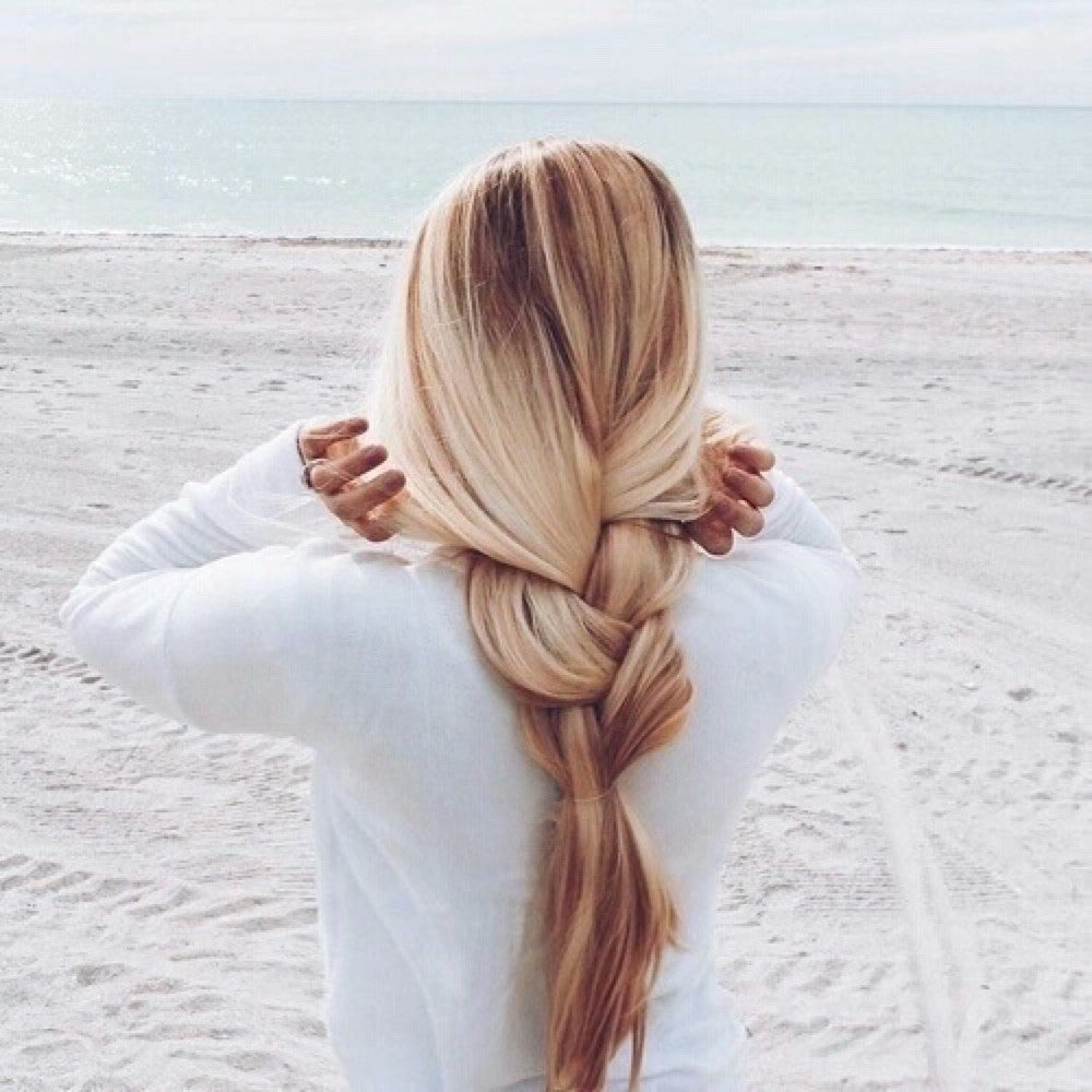 THE 411 ON SUPPLEMENTS: OUR FAVES FOR SHINY MANES