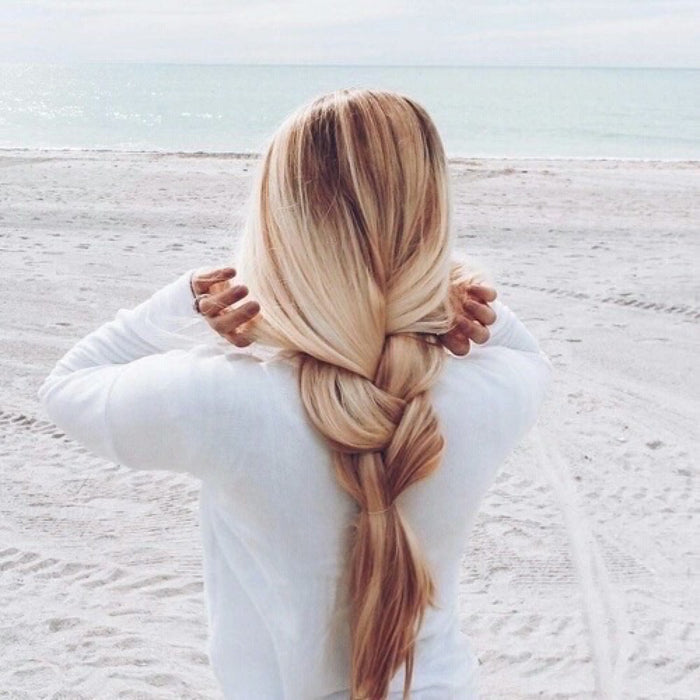 THE 411 ON SUPPLEMENTS: OUR FAVES FOR SHINY MANES